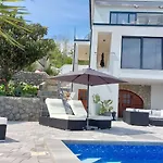 White Pearl Luxury With Pool And Sea View Villa *
