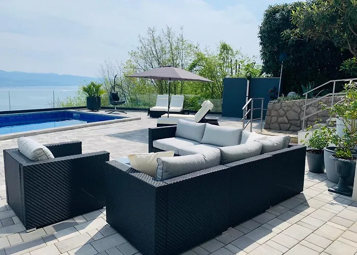 White Pearl Luxury With Pool And Sea View Villa *