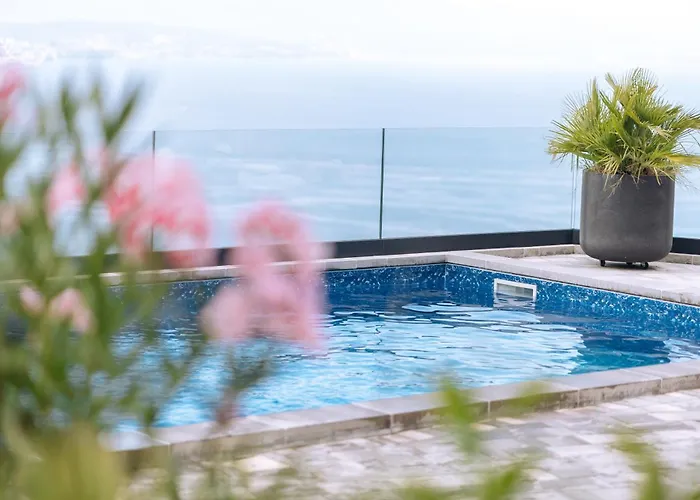 White Pearl Luxury With Pool And Sea View * オパティヤ