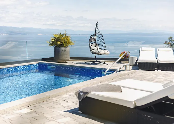 White Pearl Luxury With Pool And Sea View