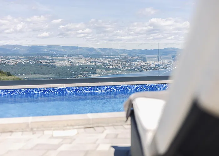 White Pearl Luxury With Pool And Sea View * オパティヤ