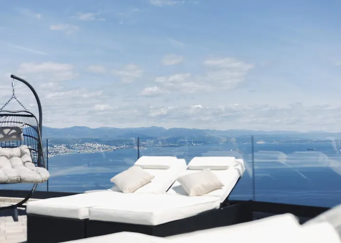 White Pearl Luxury With Pool And Sea View Villa