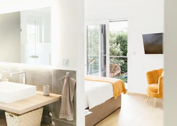 White Pearl Luxury With Pool And Sea View